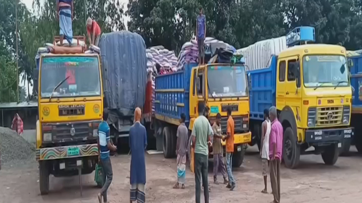স্থবিরতা কাটিয়ে আবারও জমজমাট হিলি স্থলবন্দর