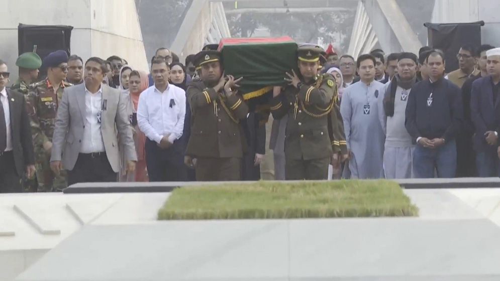 একনজরে রাষ্ট্রীয় মর্যাদায় খালেদা জিয়ার দাফন কার্যক্রমের ছবি