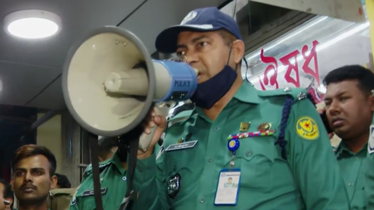 রাজধানীর অনিরাপদ রেস্টুরেন্টগুলোতে অভিযান, মিলছে বিস্তর অনিয়ম