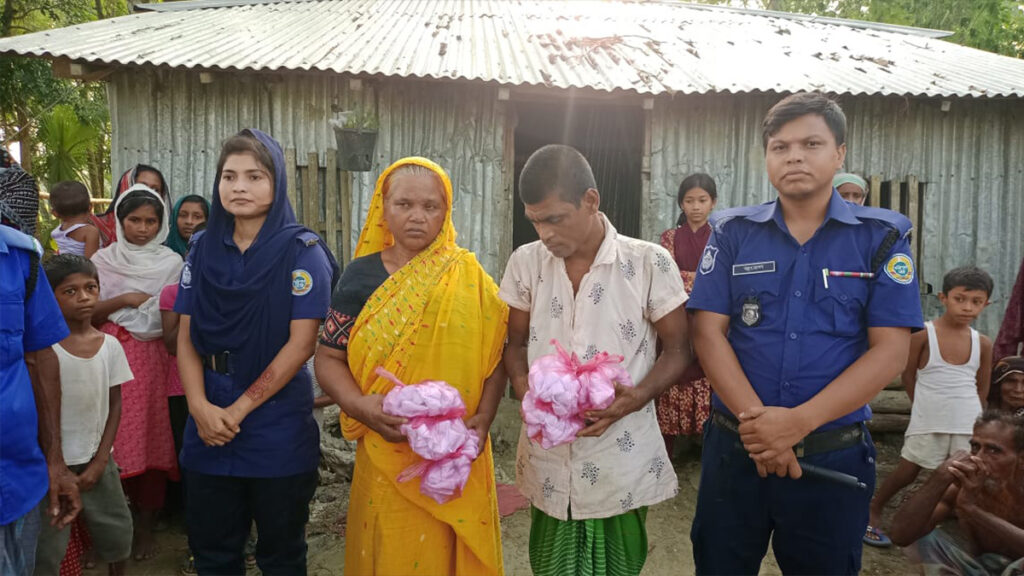 পটুয়াখালীতে গাঁজাসহ মা-ছেলে গ্রেফতার