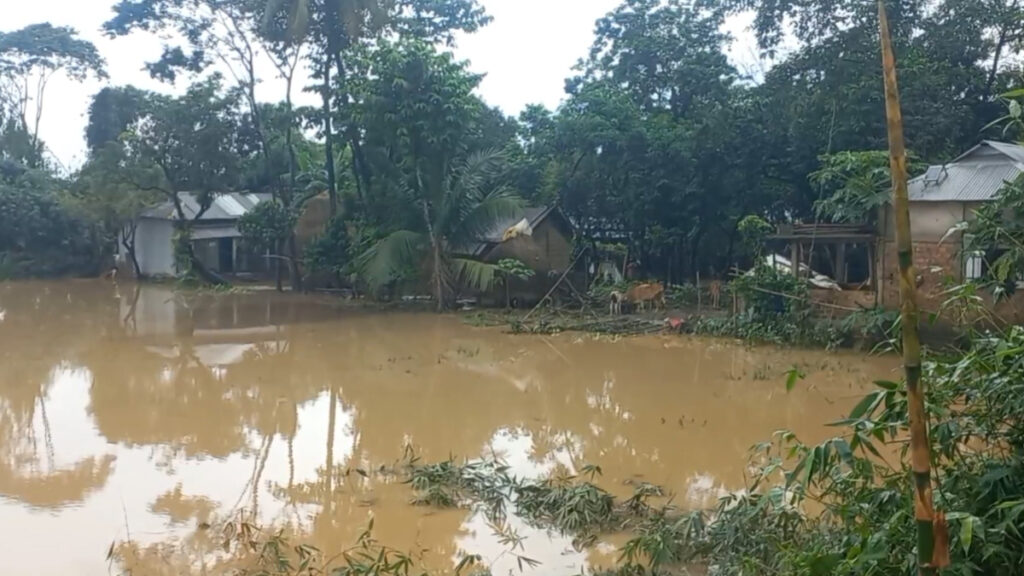 পাহাড়ি ঢল ও বৃষ্টিতে সুনামগঞ্জের শতাধিক গ্রাম প্লাবিত