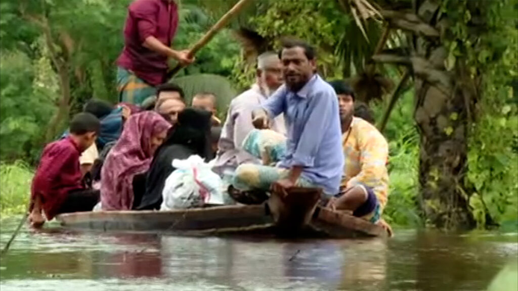 দেশে ভয়াবহ বন্যার সবশেষ পরিস্থিতি সম্পর্কে যা জানা গেলো