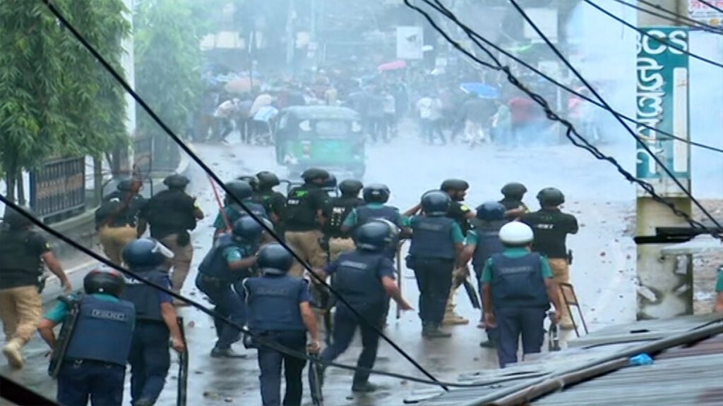 সিলেটে আন্দোলকারীদের সাথে পুলিশের ধাওয়া-পাল্টা ধাওয়া, আটক একাধিক