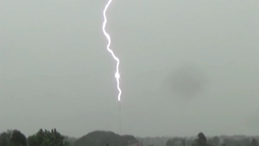 সুনামগঞ্জে বজ্রপাতে ৩ জেলের মৃত্যু