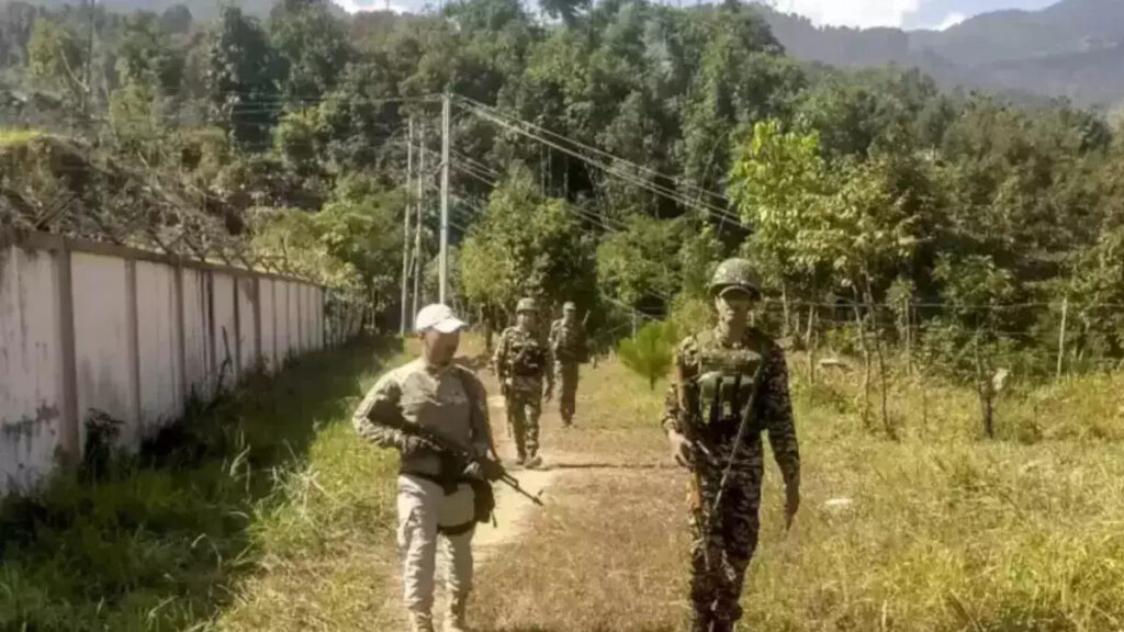 ব্যাপক সহিংসতার জেরে মনিপুরে বিপুল সংখ্যক সেনা মোতায়েন