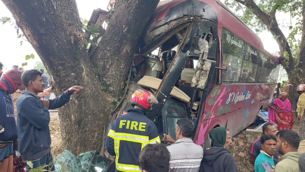 যশোরে পৃথক সড়ক দুর্ঘটনায় নিহত ২